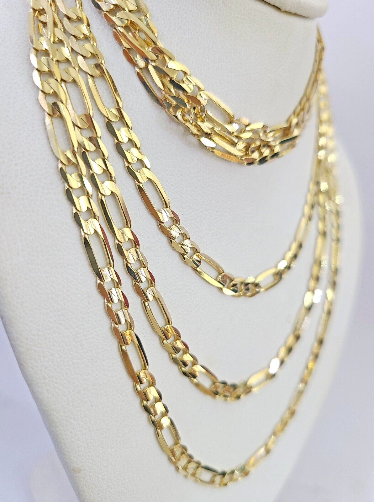 4.5mm Figaro chain clasp detail