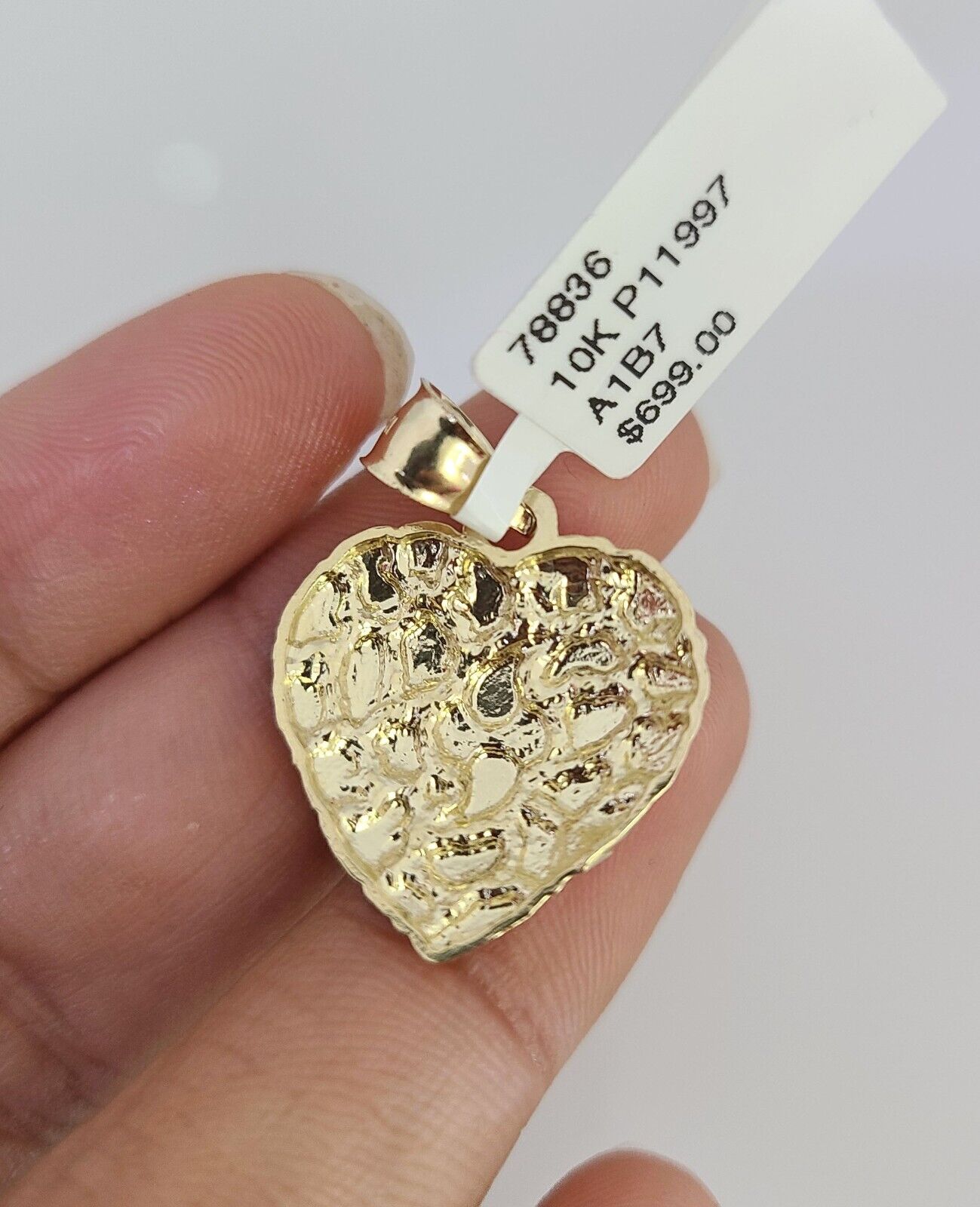 Nugget Heart bail detail
