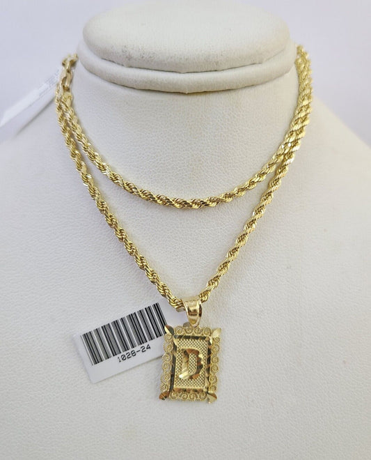 10k gold lobster clasp detail