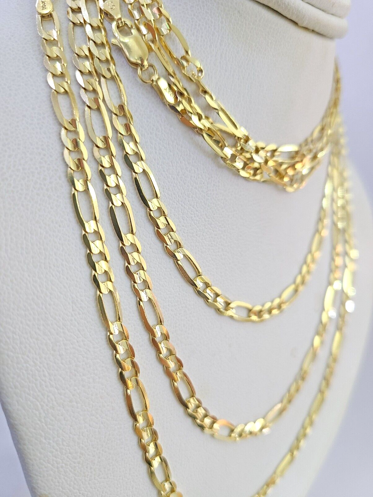 Full view of 4mm Figaro chain
