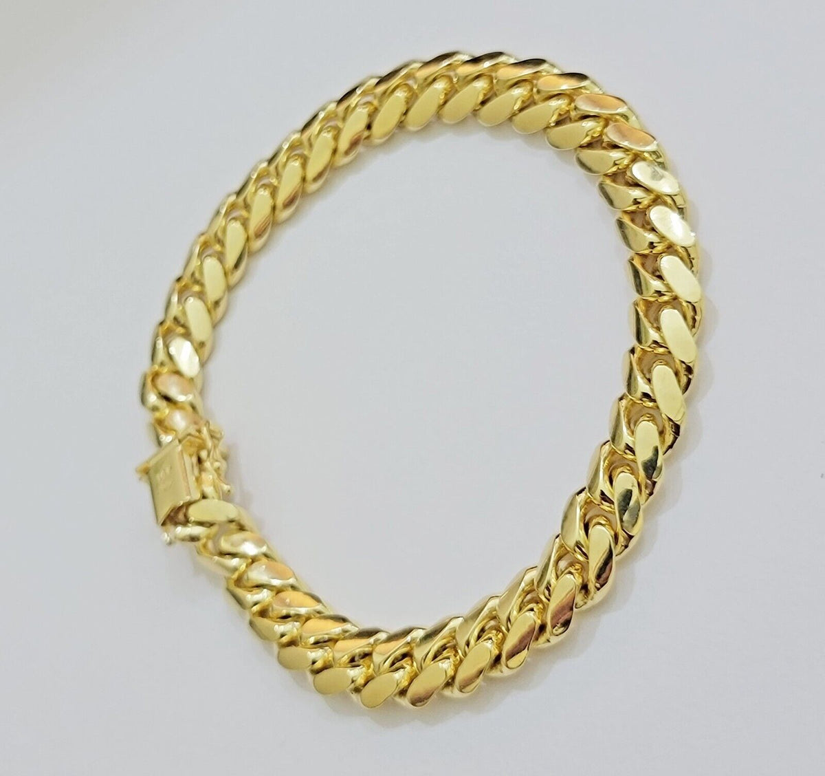 Close-Up 9mm Cuban Bracelet