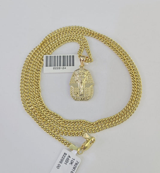10K Pharaoh pendant chain flat lay