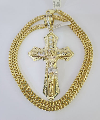 Close-up of the Franco chain links in 10K yellow gold