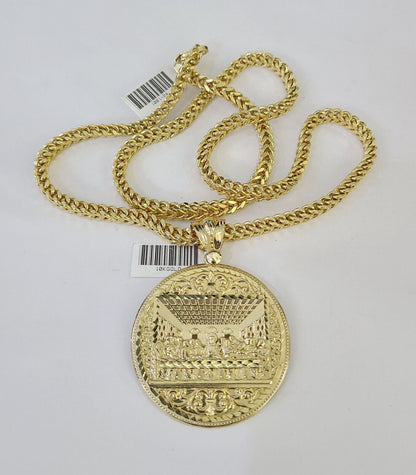 Detailed macro shot of 10K yellow gold Franco chain links