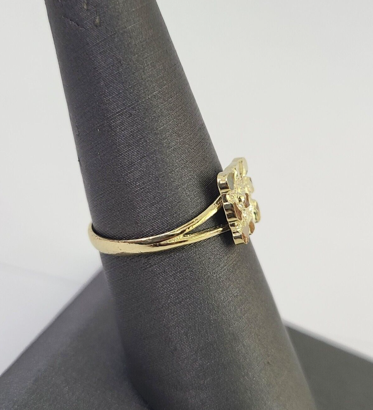 On-Finger Nugget Ring
