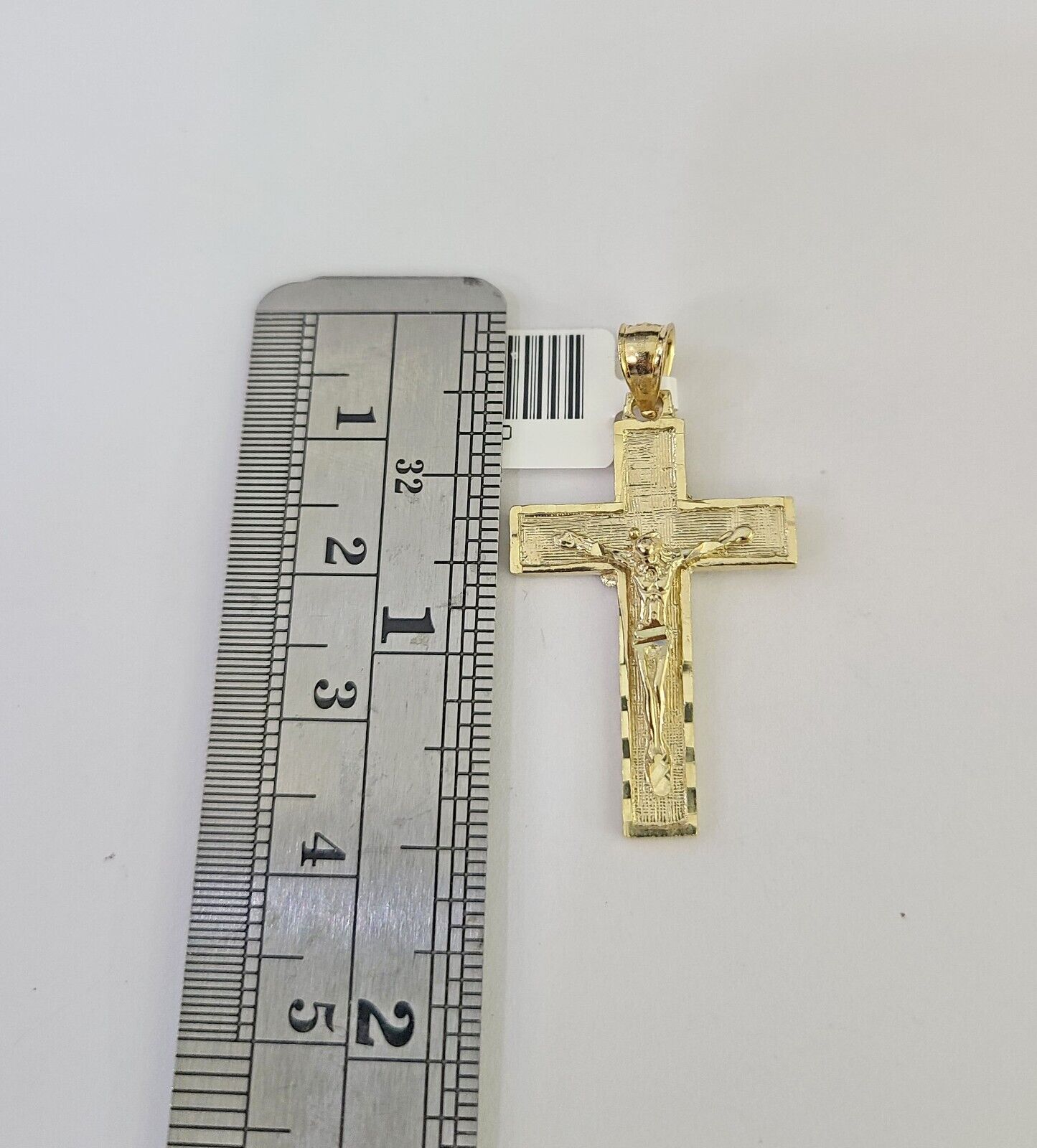 Detailed 2mm Franco chain with gold Jesus cross pendant design