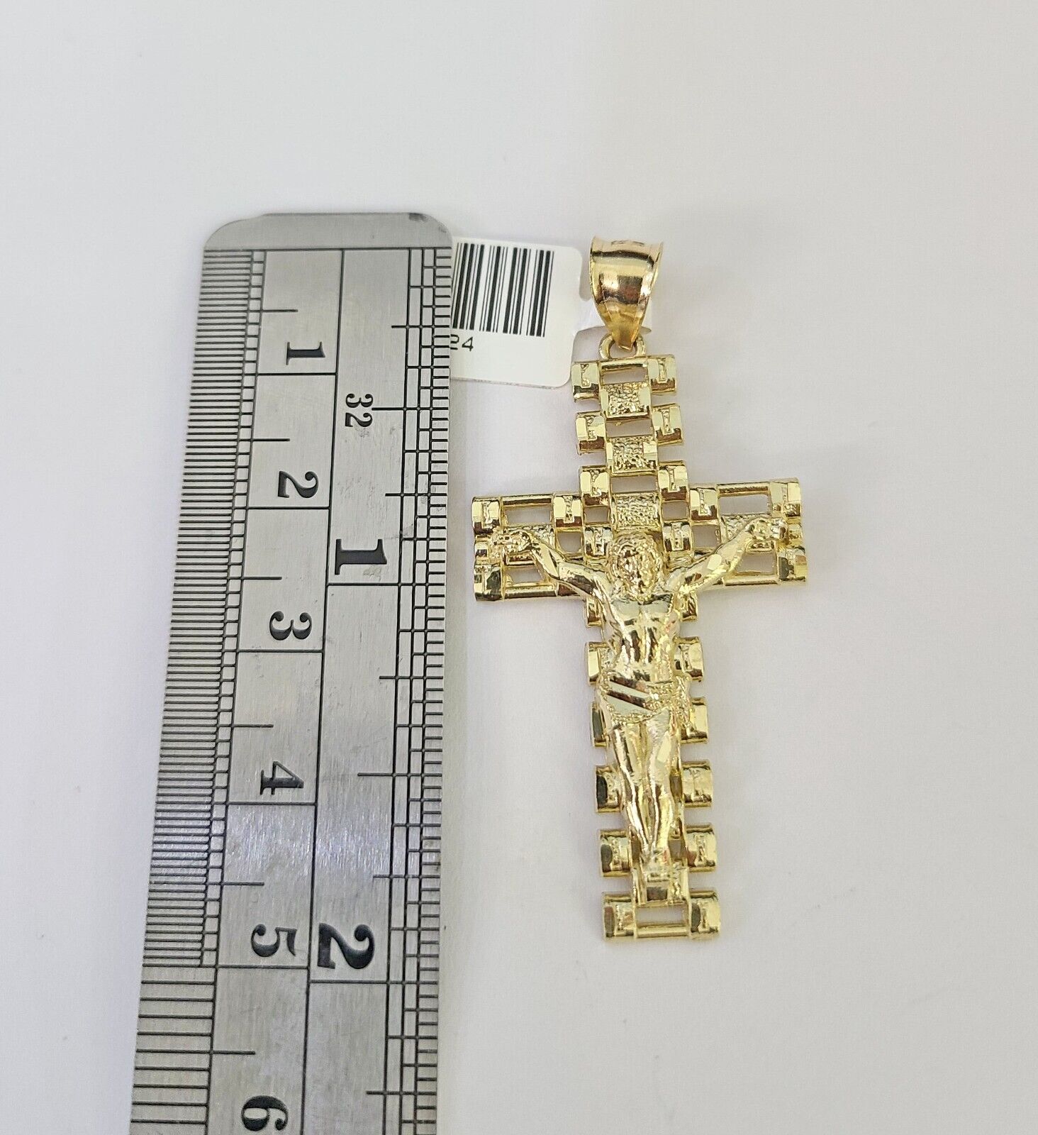 Detailed 3mm Franco chain with gold Jesus cross pendant design