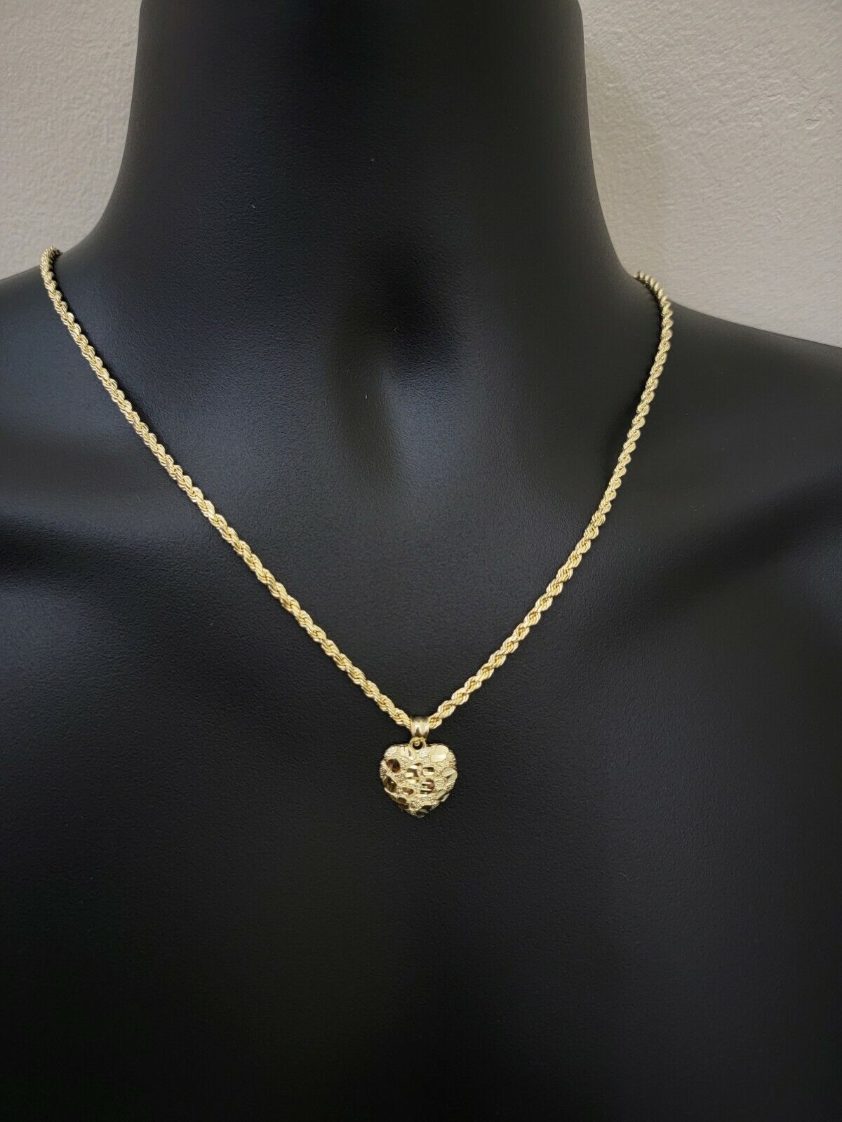 Close-Up Nugget Heart Pendant