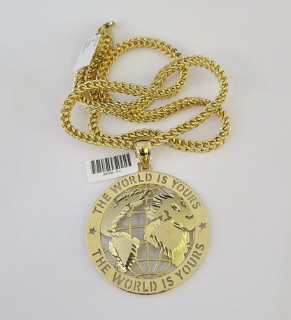 Detailed macro shot of 10K gold Franco chain links