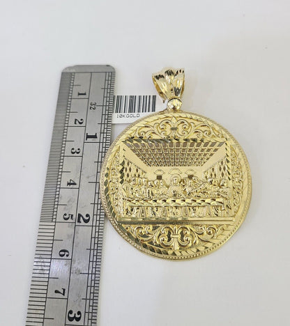 Full display of 10K yellow gold Franco chain with Last Supper pendant
