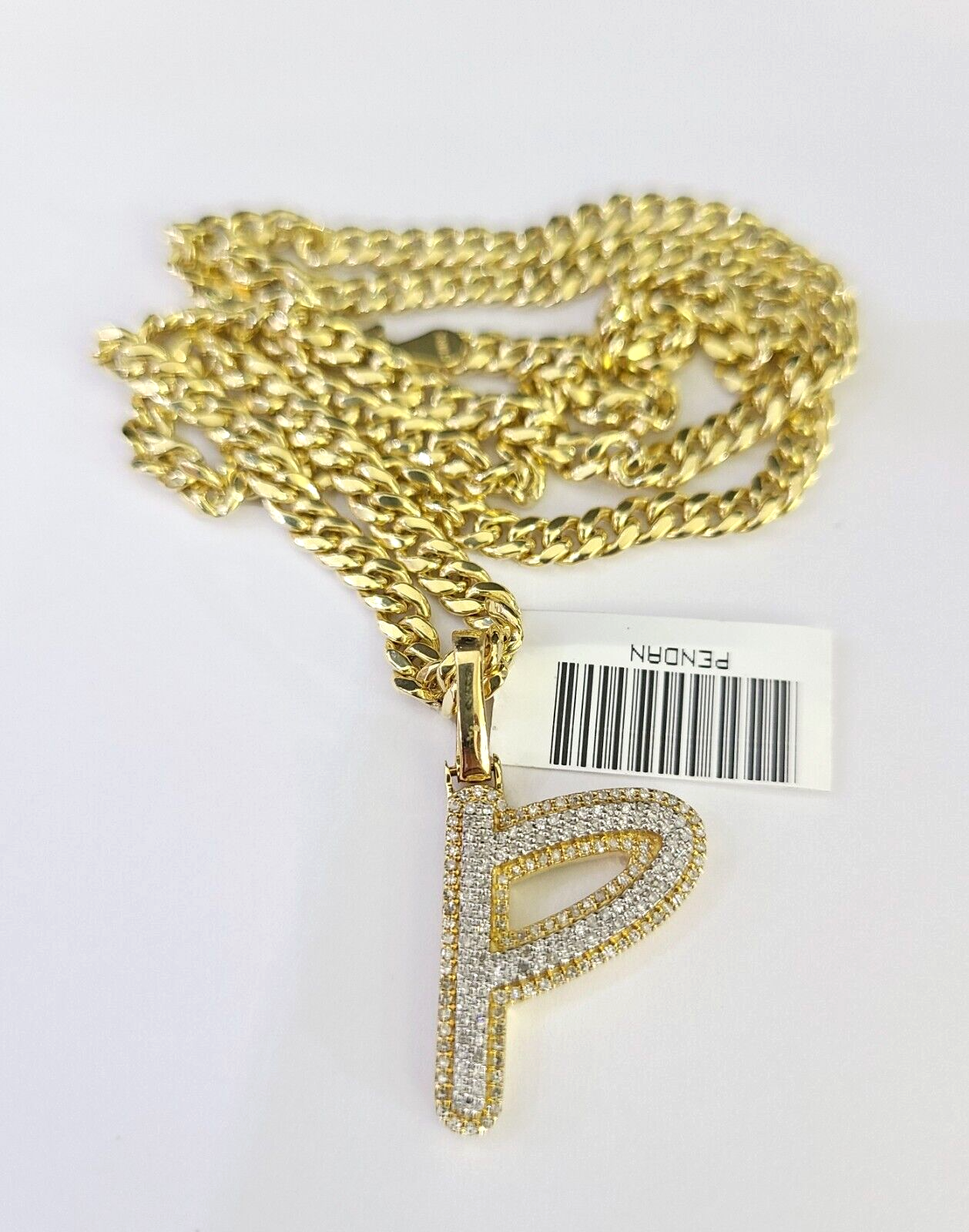 P chain clasp close-up