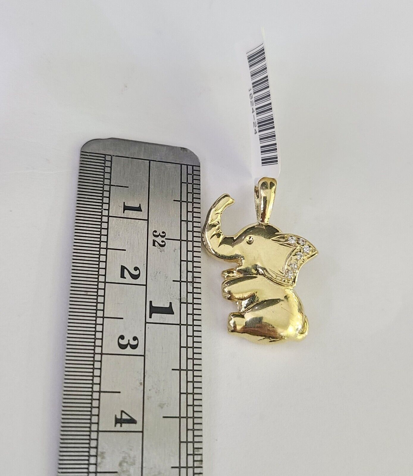 Full elephant pendant view