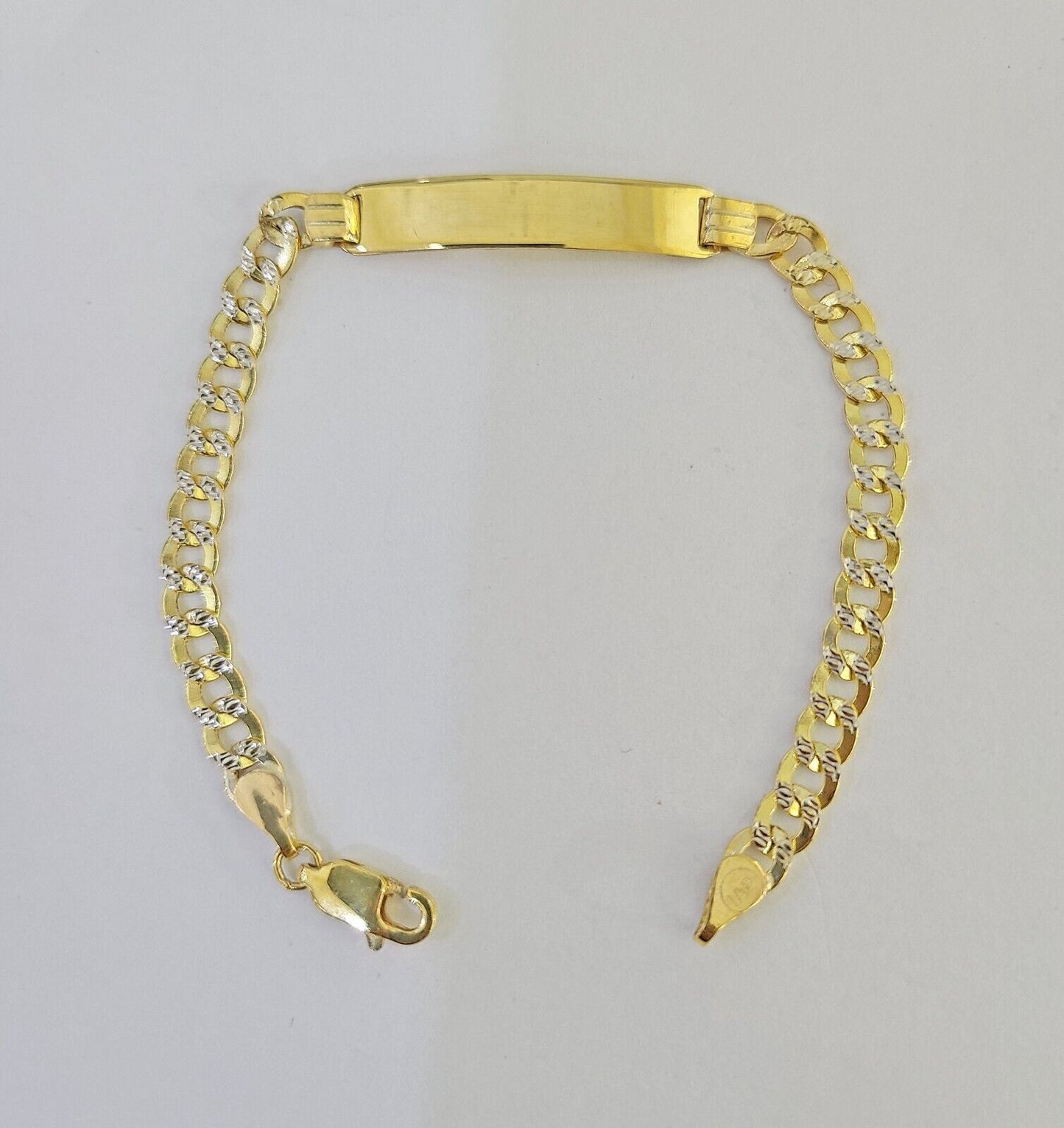 Diamond-Cut Clasp View