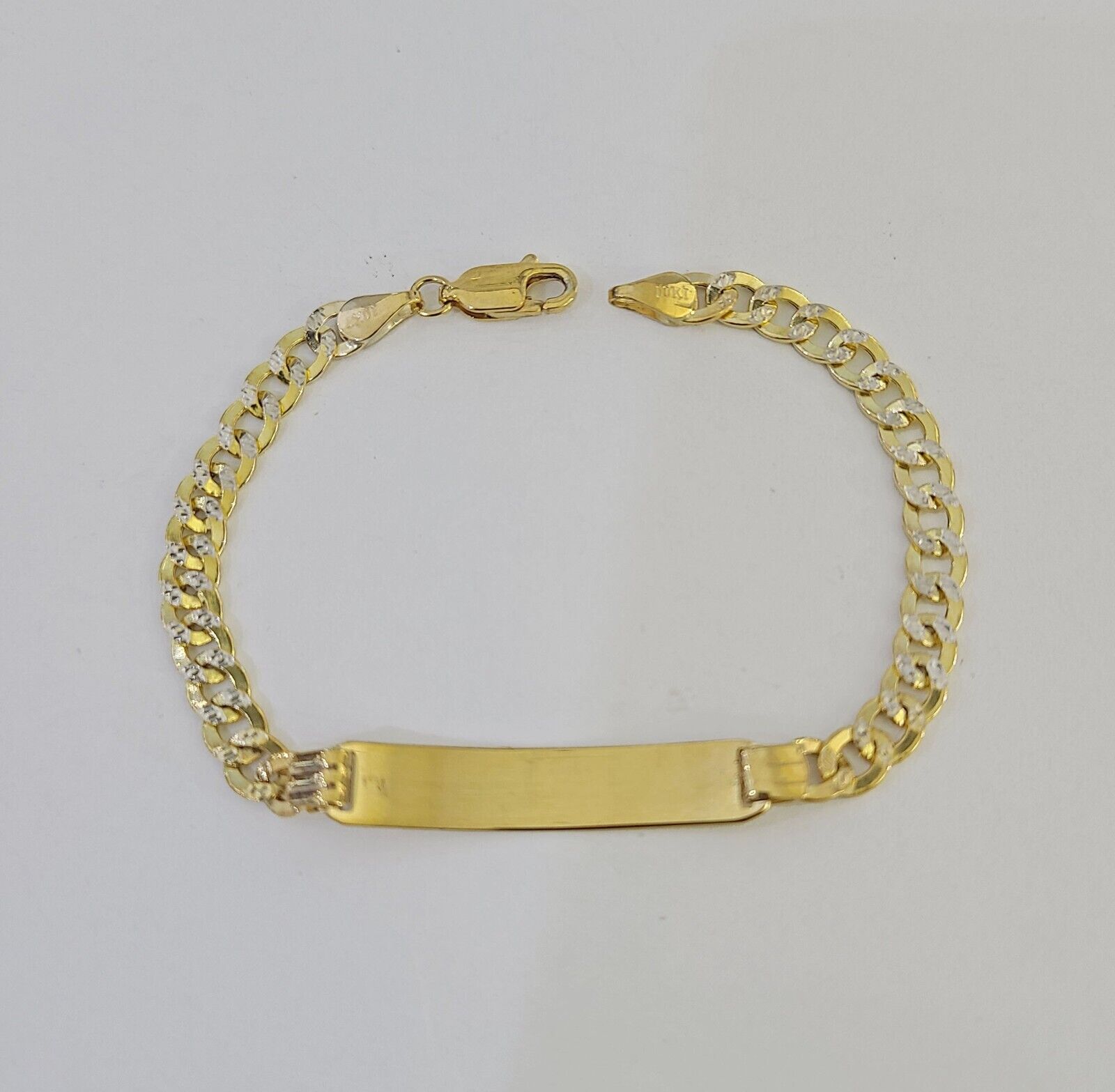 Diamond-Cut On Wrist