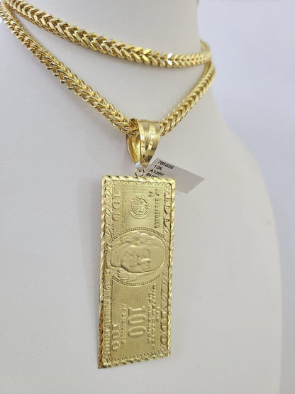 Detailed view of 5mm Franco chain with dollar sign pendant in 10K gold