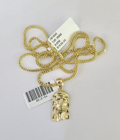 Detailed macro shot of 10K yellow gold Franco chain links