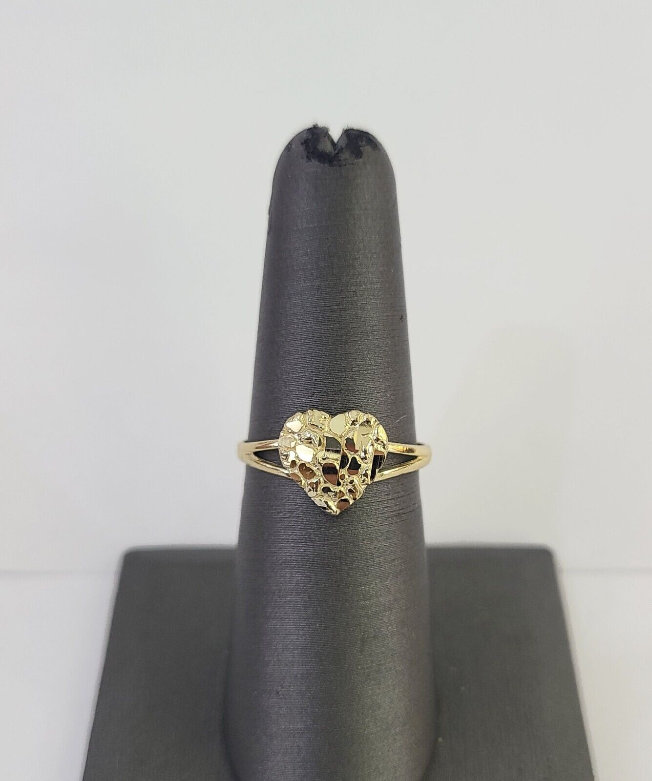 Nugget Heart Ring Texture