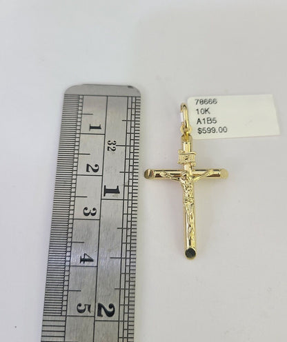Side angle view of Franco chain necklace featuring INRI Jesus cross pendant charm