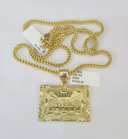 Full display of 10K yellow gold Franco chain with Last Supper pendant