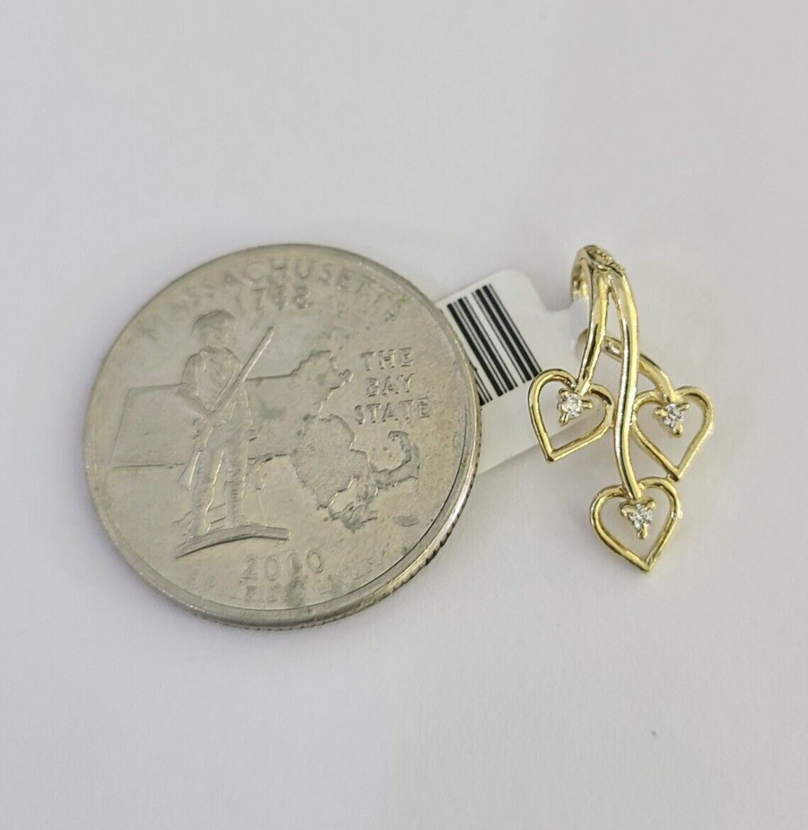 Hearts pendant bail close-up