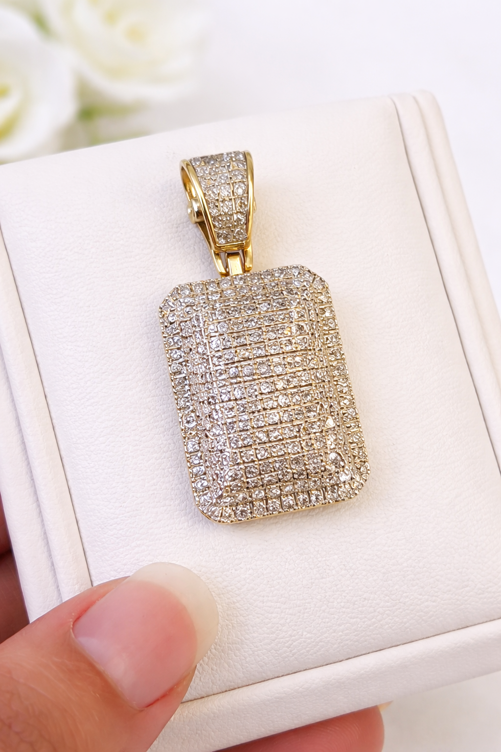 Close-Up Pillow Diamond Pendant