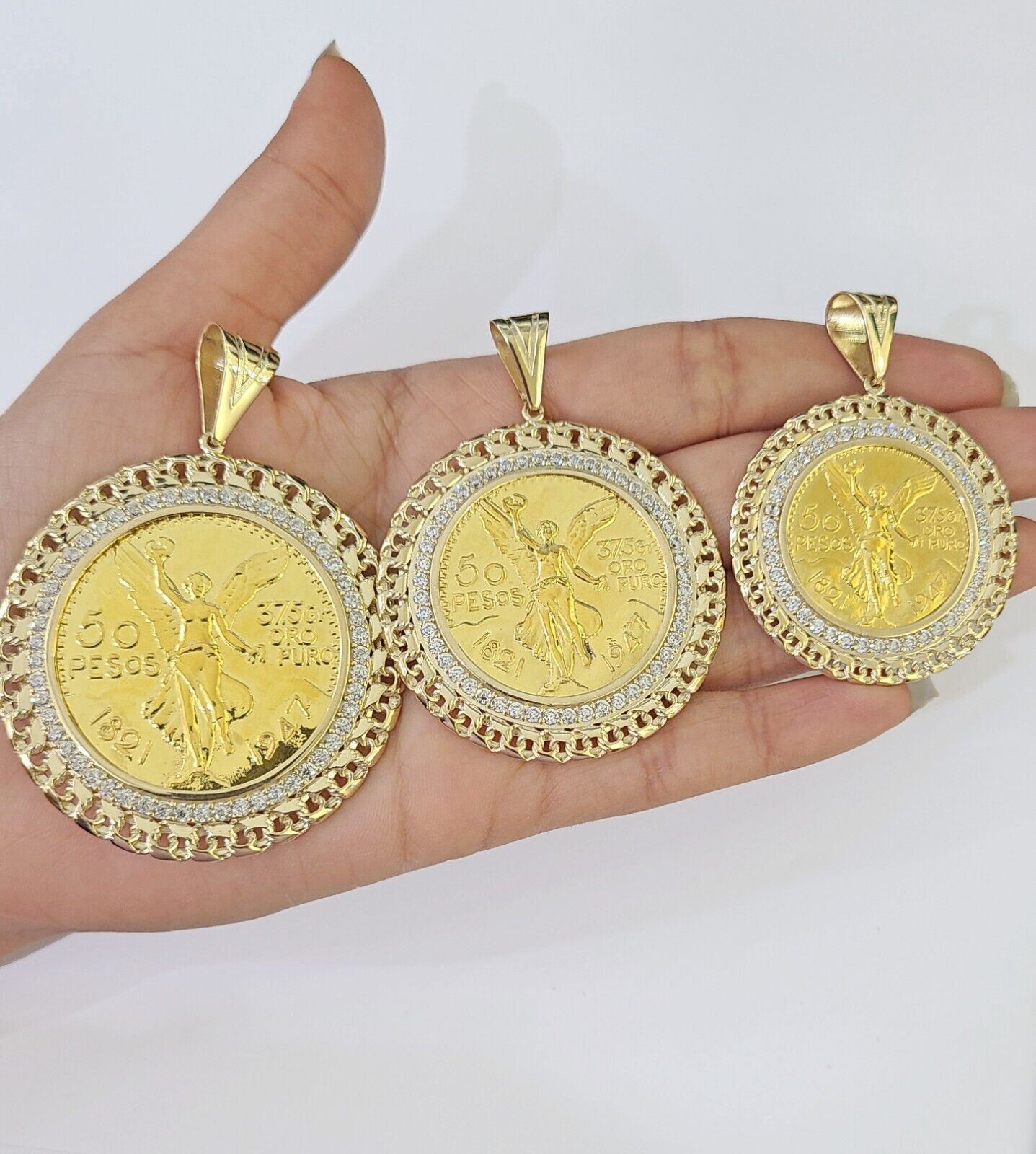 REAL 10k Yellow Gold Charm Centenario Style Coin in Bezel 50 Pesos 1947 For Men - GoldenlinQ