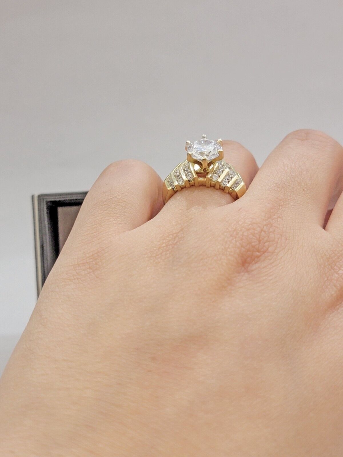 Real 10k Yellow Gold Round Multi - Stone Ring Wedding Engagement Size 7 WomensRing - Reva Jeweler